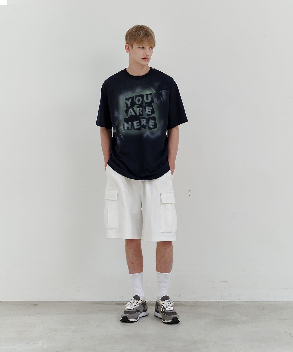엔도어(ENDOOR) hand painting here 1/2 tee (navy)