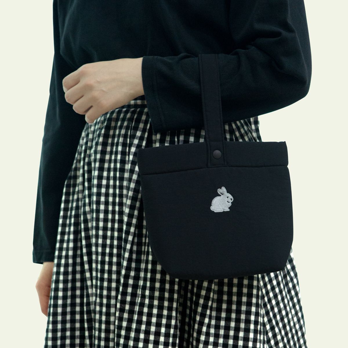 올뉴프레임(ALL NEW FRAME) Airy Mini Totebag - 해피블랙래빗