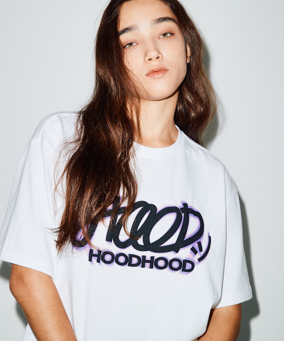 후드후드(HOODHOOD) 네온사인 로고 반팔티셔츠 화이트