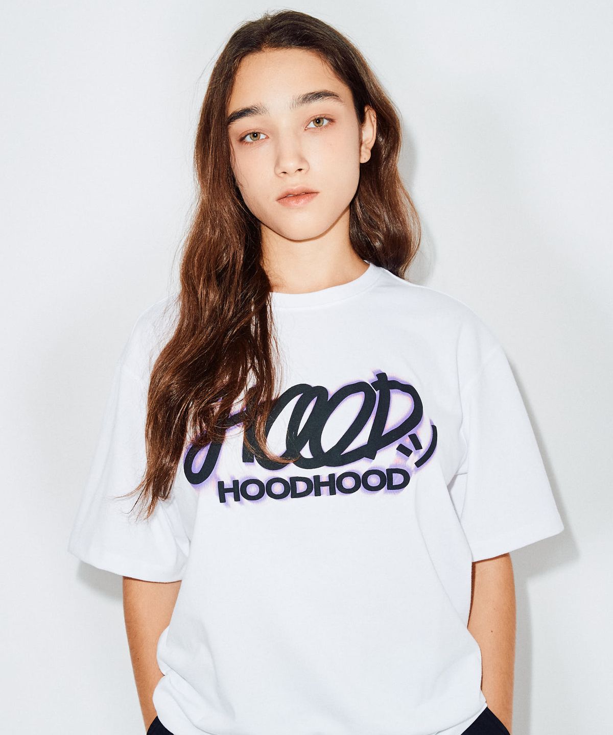 후드후드(HOODHOOD) 네온사인 로고 반팔티셔츠 화이트