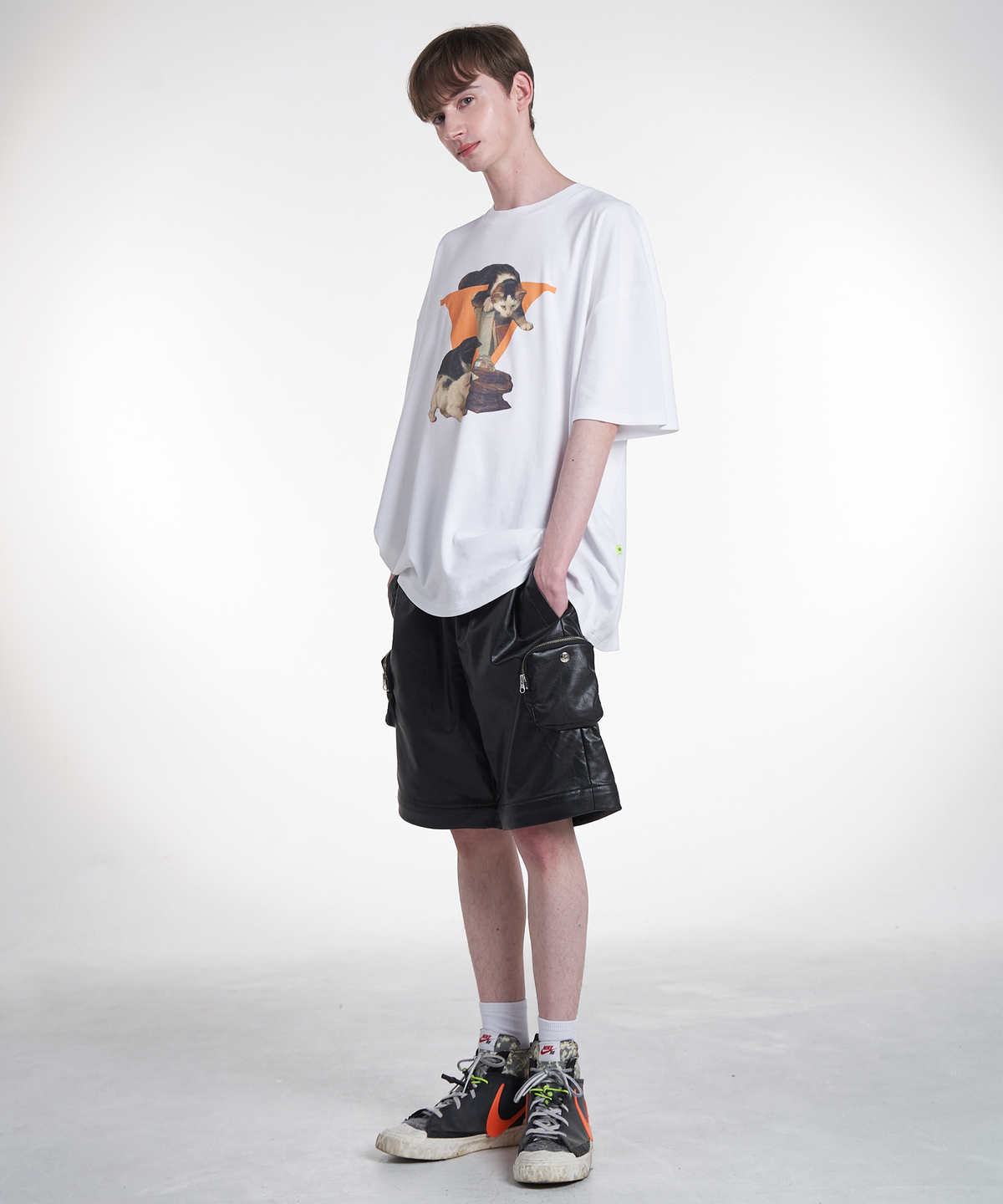 벌스원(VERSE ONE) CATS LOGO T-SHIRTS #1 WHITE