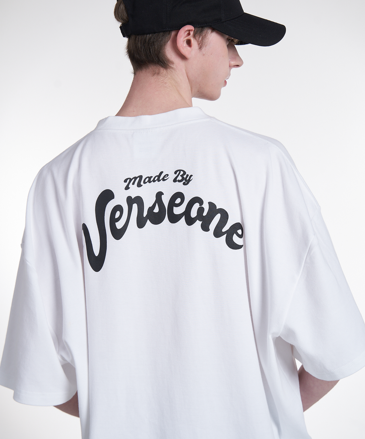 벌스원(VERSE ONE) FRUITS LOGO T-SHIRTS WHITE