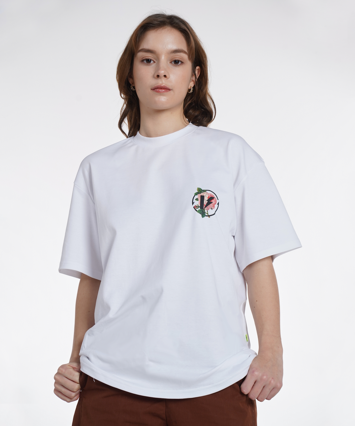 벌스원(VERSE ONE) FLOWER SYMBOL LOGO T-SHIRTS WHITE