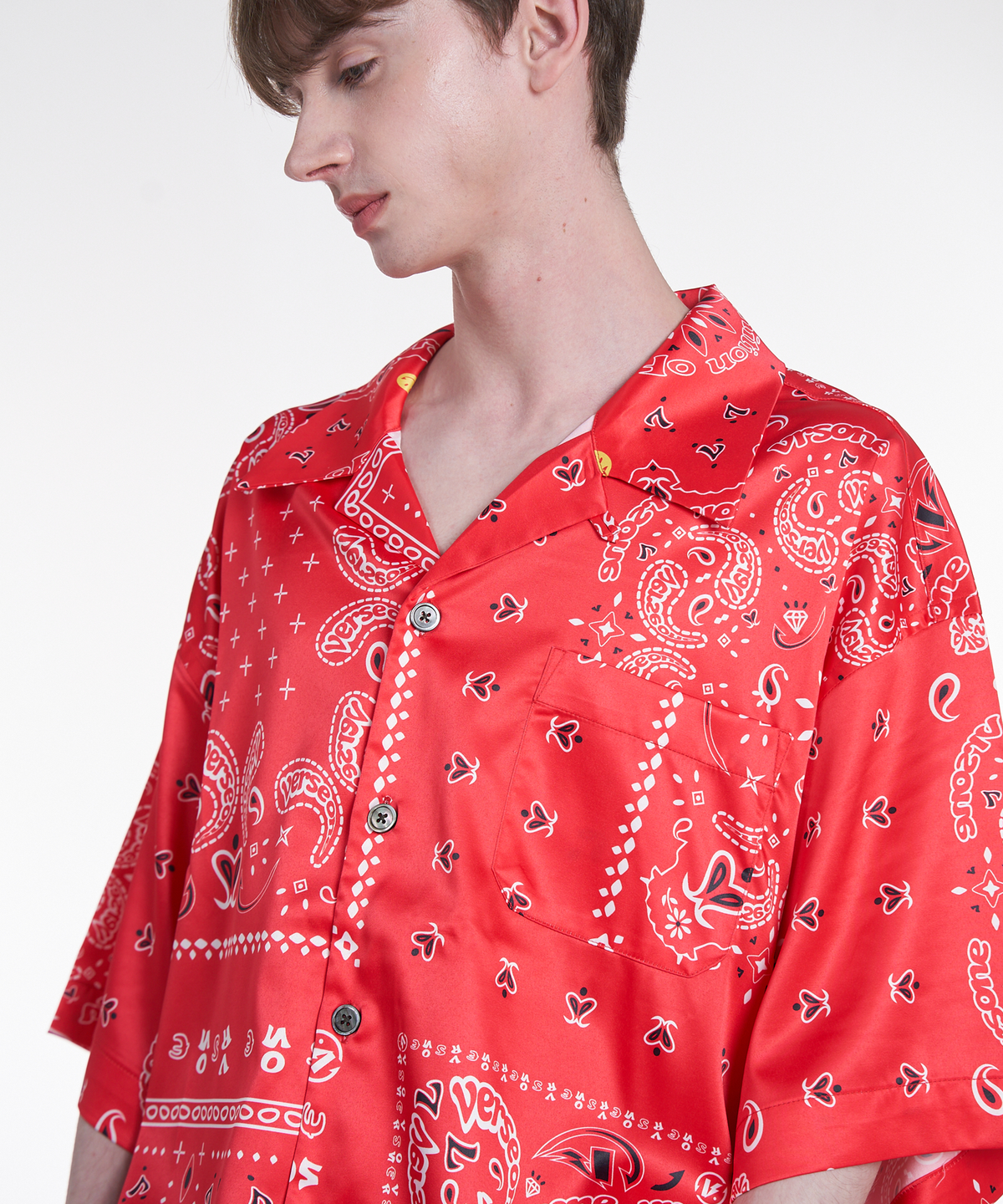 벌스원(VERSE ONE) OVER FIT PAISLEY S/S SPANDEX SHIRTS RED