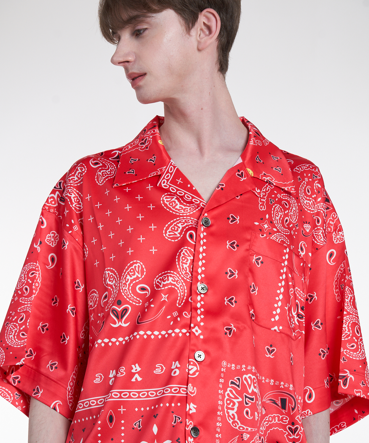 벌스원(VERSE ONE) OVER FIT PAISLEY S/S SPANDEX SHIRTS RED