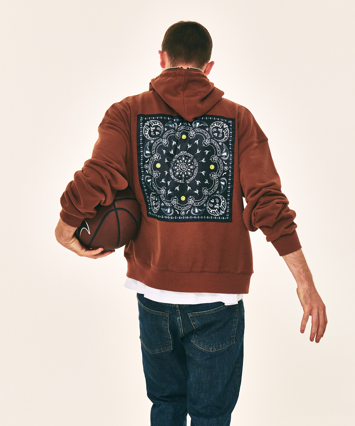 벌스원(VERSE ONE) PAISLEY LOGO BANDANA FULL ZIP HOODIE BROWN/BLACK
