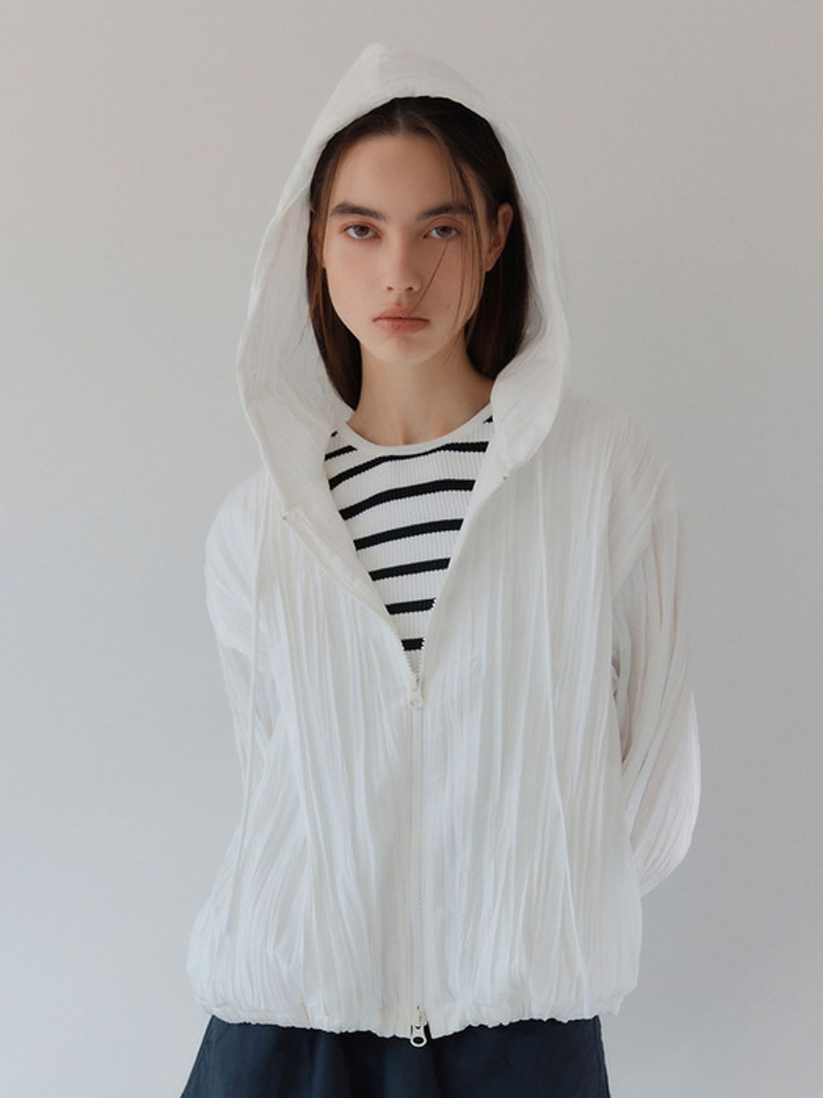 조셉앤스테이시(JOSEPH&STACEY) Wake Pleats Semi Cropped Hood Zipup (3color)