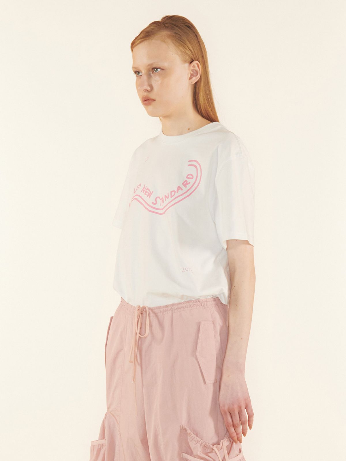 기준 맨(KIJUN MEN) New Standard T-shirt UNISEX White Pink
