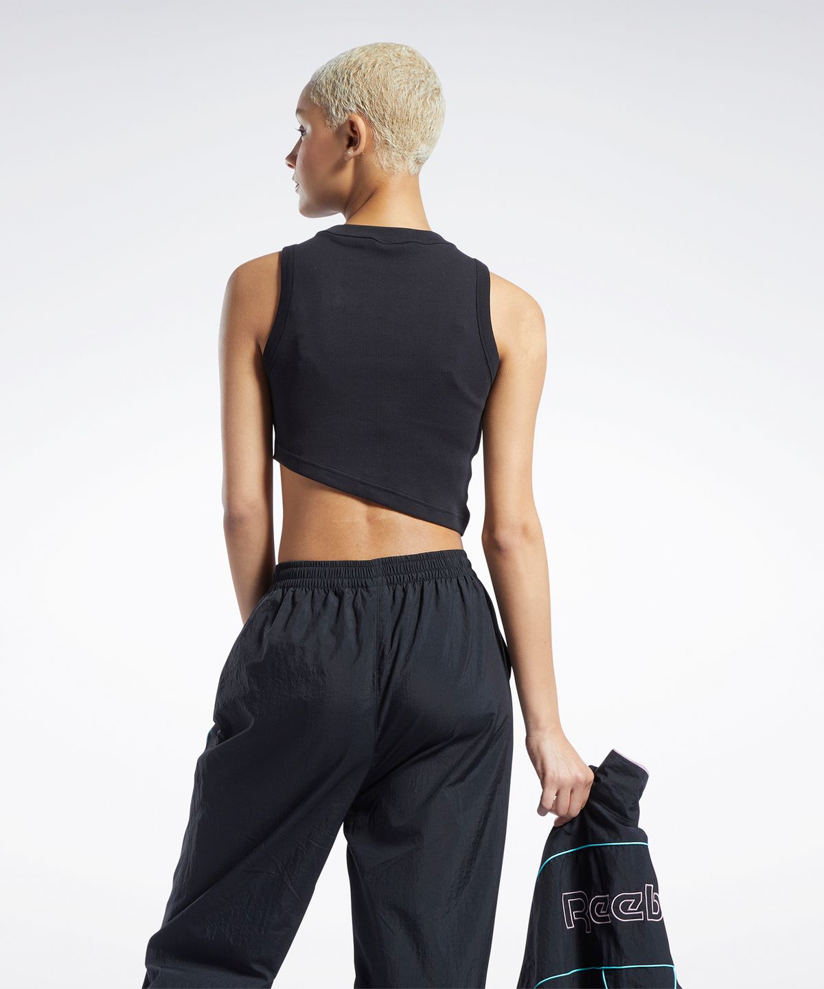 리복(REEBOK) CL WDE CROPPED RIB TANK TOP - 블랙 / HH7375