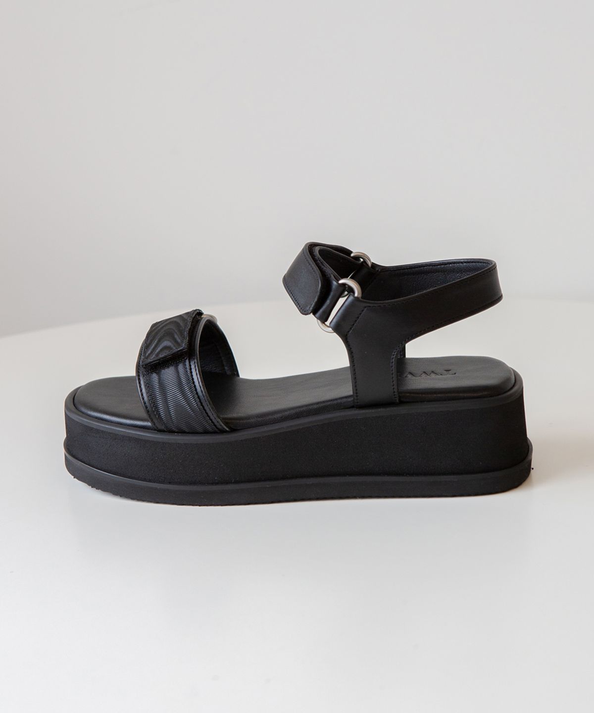 트윗비피(TWVP) 무아레 플랫폼 샌들  Muare Platform Sandals 블랙