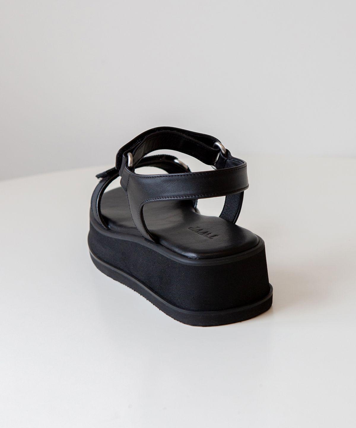 트윗비피(TWVP) 무아레 플랫폼 샌들  Muare Platform Sandals 블랙