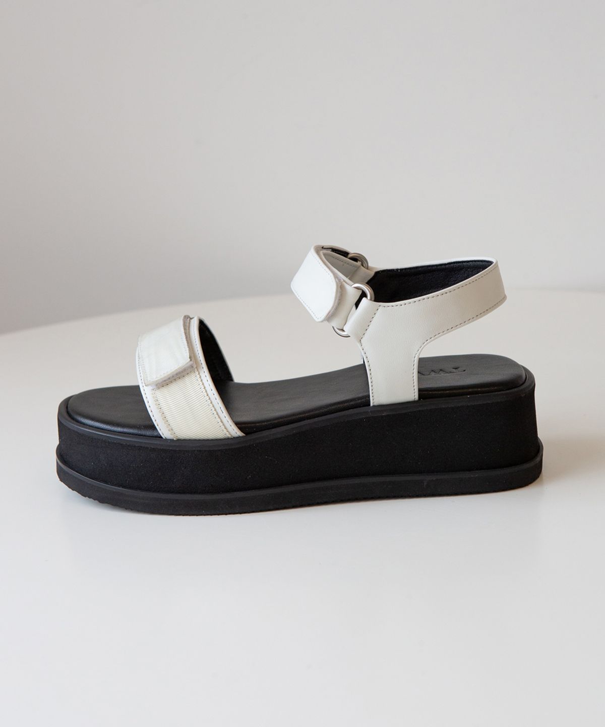 트윗비피(TWVP) 무아레 플랫폼 샌들  Muare Platform Sandals 아이보리