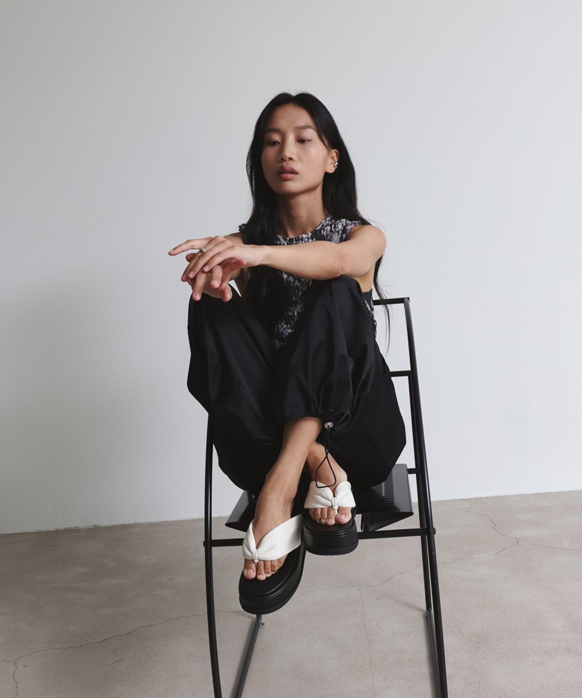 트윗비피(TWVP) 와이드 필로우 플랫폼  W-Pillow Platform Sandals 아이보리