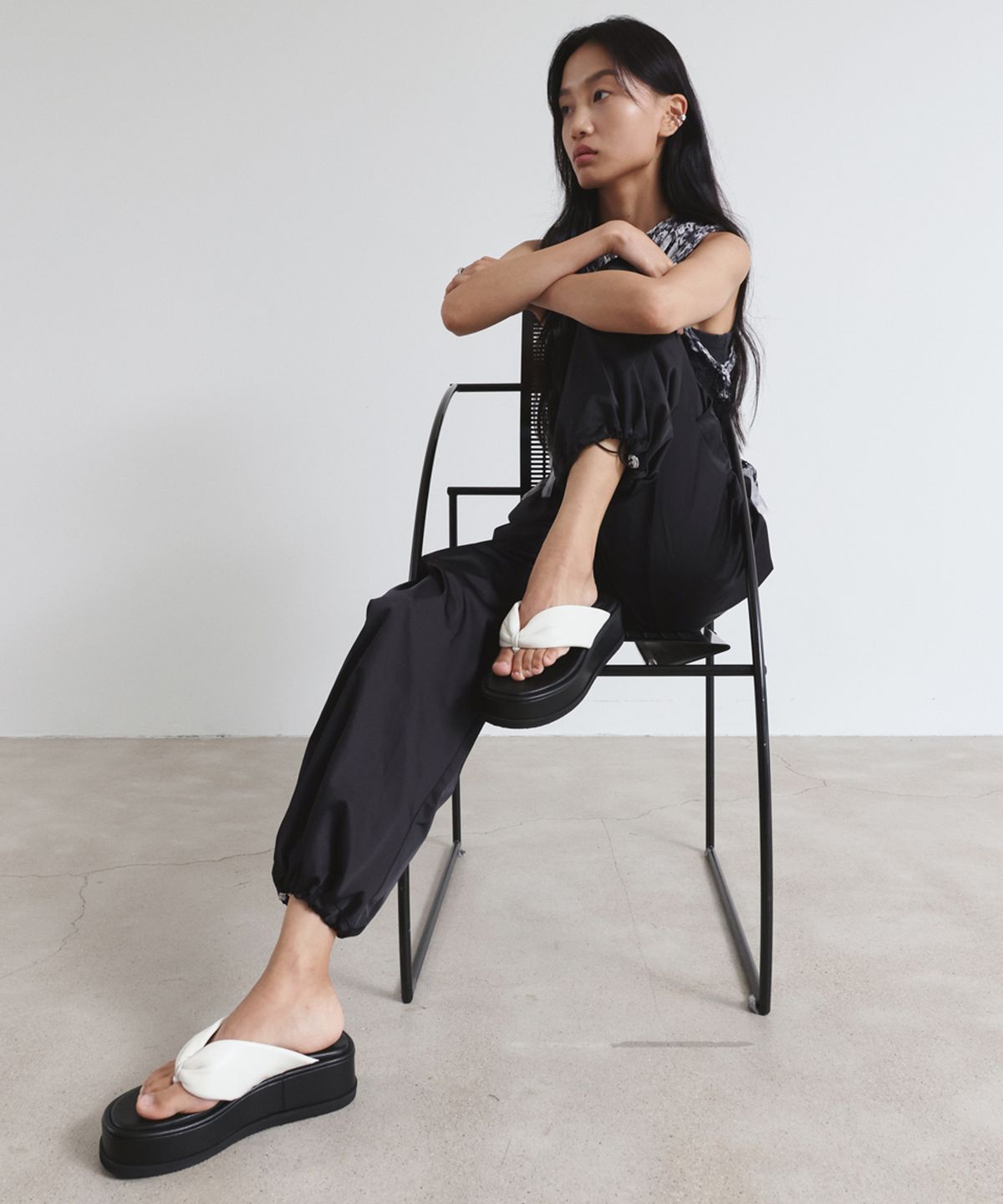 트윗비피(TWVP) 와이드 필로우 플랫폼  W-Pillow Platform Sandals 아이보리