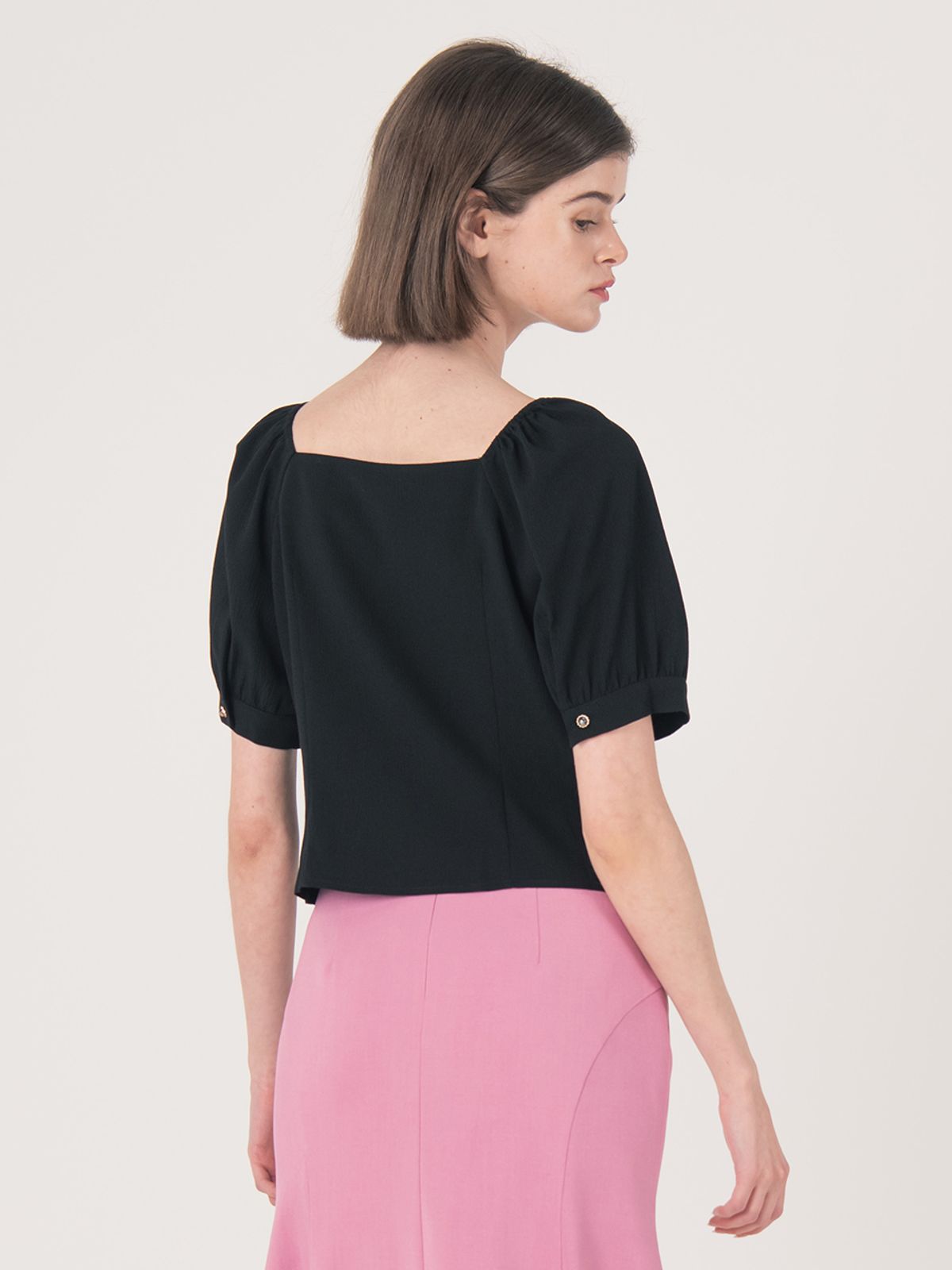 웬스데이딜라잇(WEDNESDAY DELIGHT) WED_Black slit line blouse