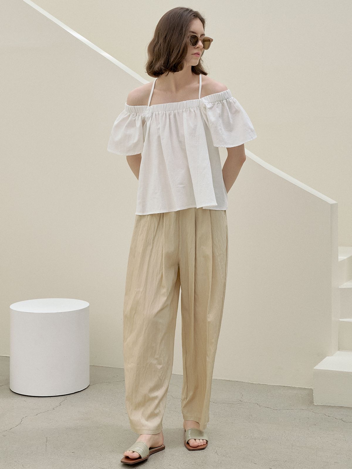 아방(AVANT-G) Halter Banding Shirring Blouse - IVORY