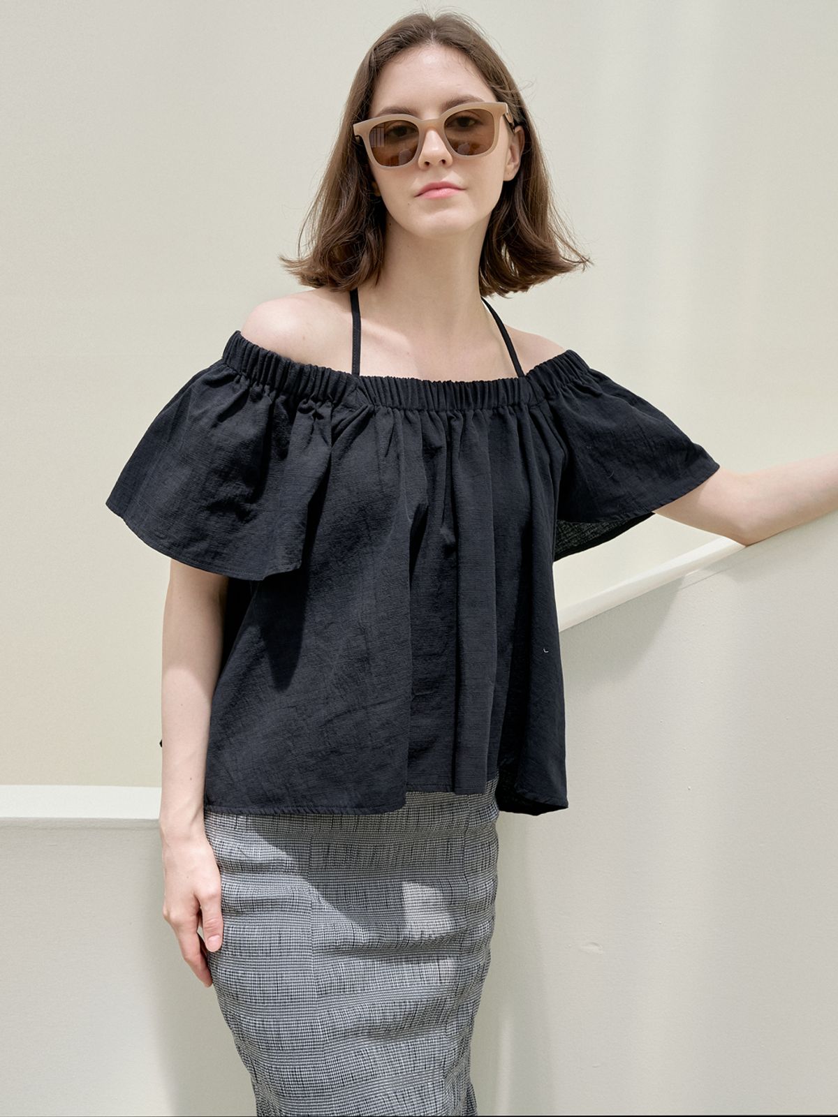 아방(AVANT-G) Halter Banding Shirring Blouse - BLACK