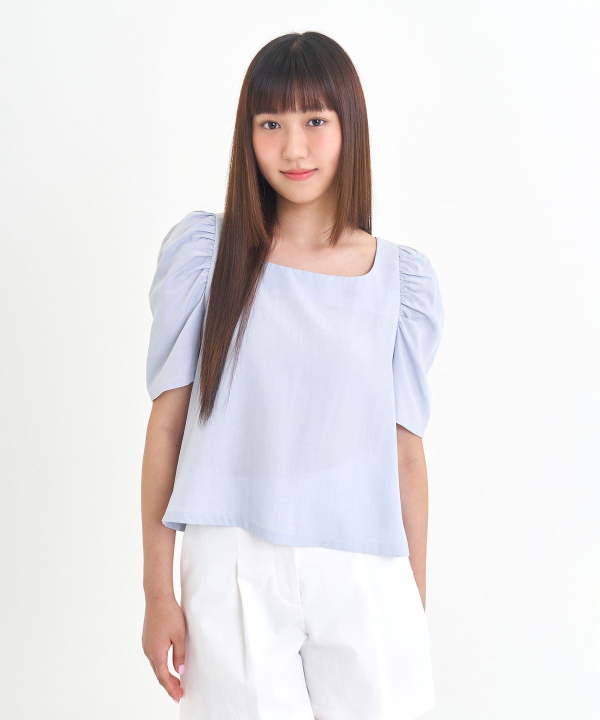 레트흐드레뚜왈(LETTRE DE LE TOILE) Square neck volume sleeve blouse (light blue)
