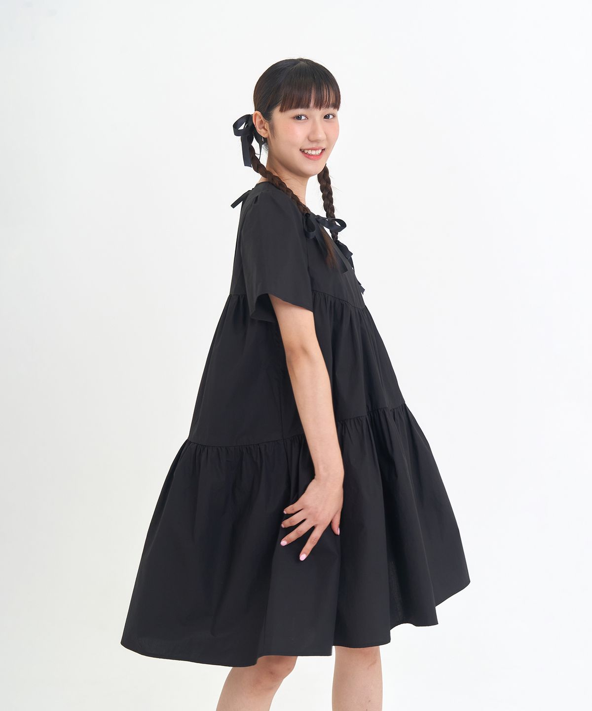 레트흐드레뚜왈(LETTRE DE LE TOILE) Wavy tiered midi one-piece (black)