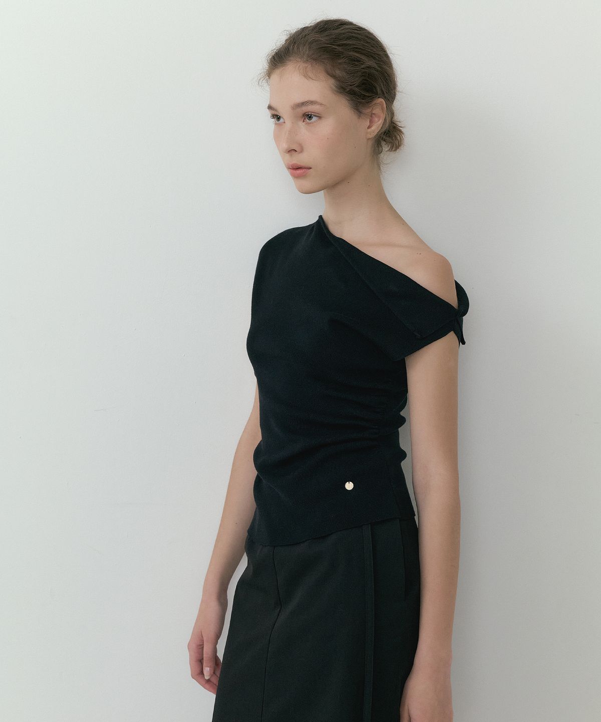 루시르주(LUCIR ZU) Shirring drop sleeveless knit (black)