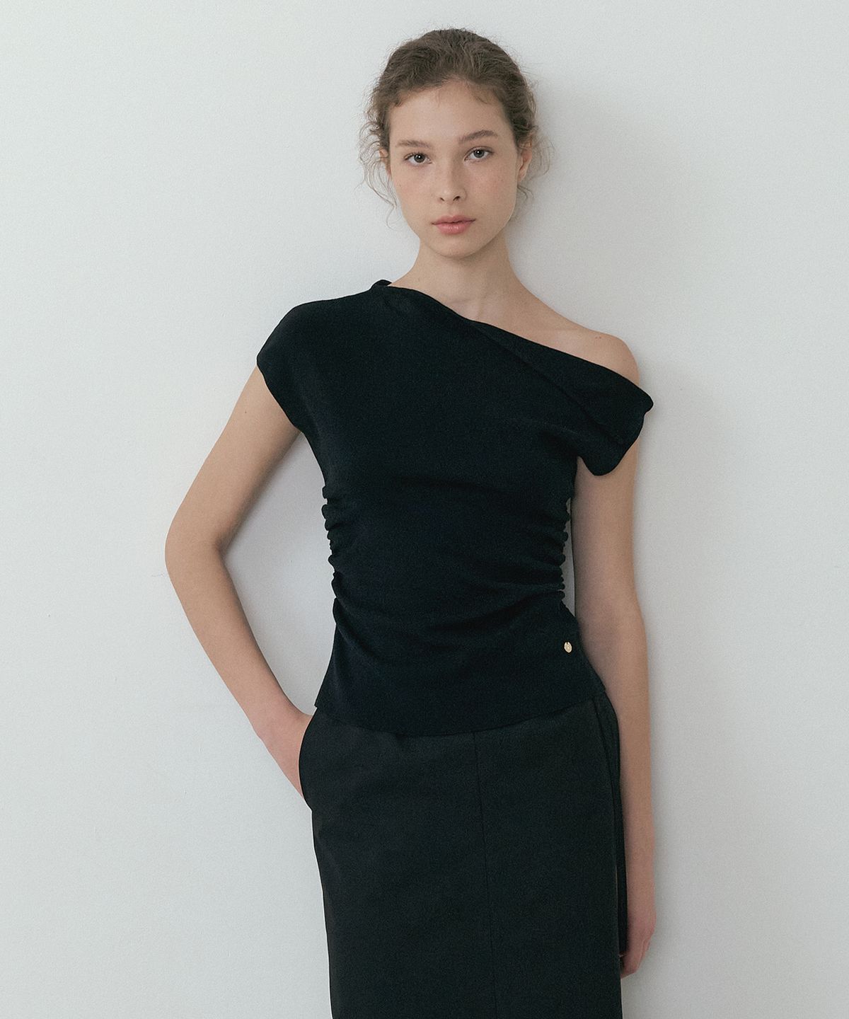 루시르주(LUCIR ZU) Shirring drop sleeveless knit (black)