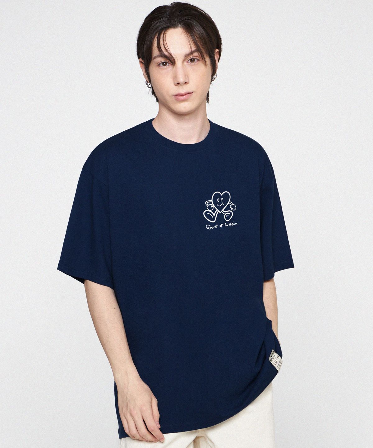 그레이버(GRAVER) [UNISEX]라인 HEART 코믹스 로고 반팔티_네이비