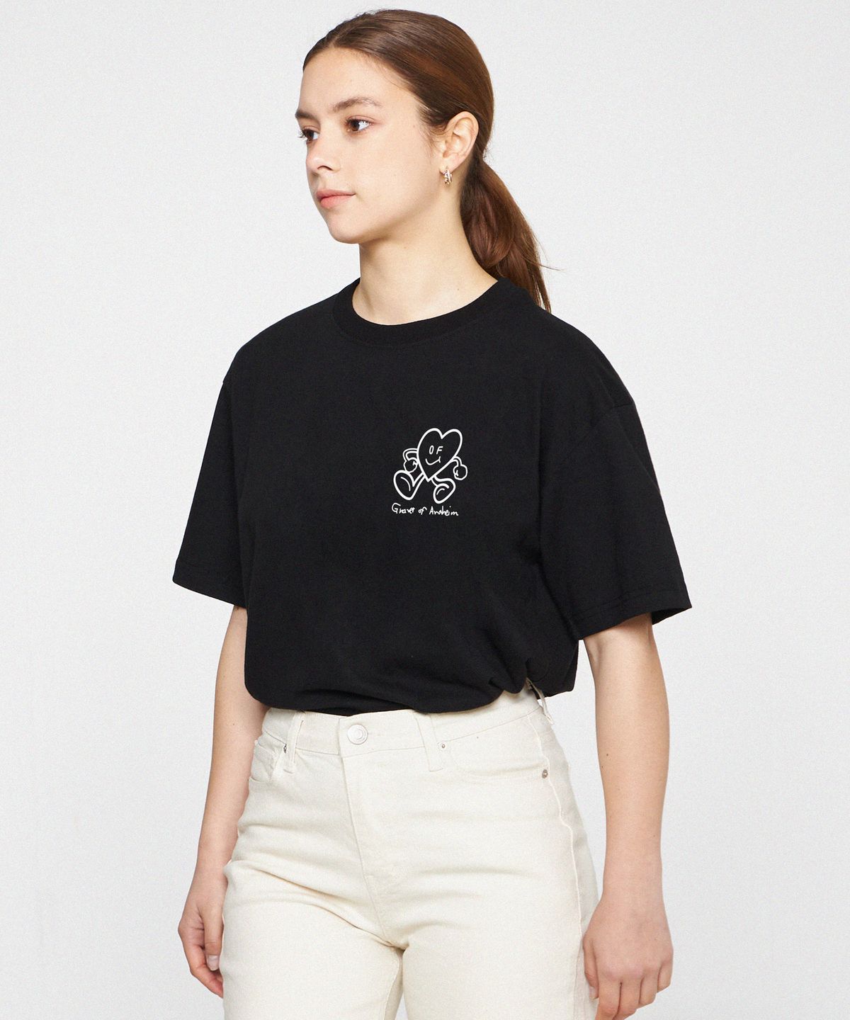 그레이버(GRAVER) [UNISEX]라인 HEART 코믹스 로고 반팔티_블랙