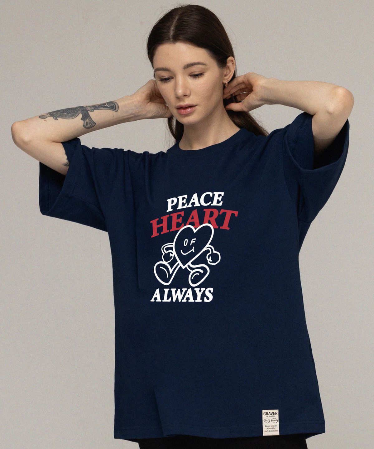 그레이버(GRAVER) [UNISEX]PEACE HEART 코믹스 반팔티_네이비