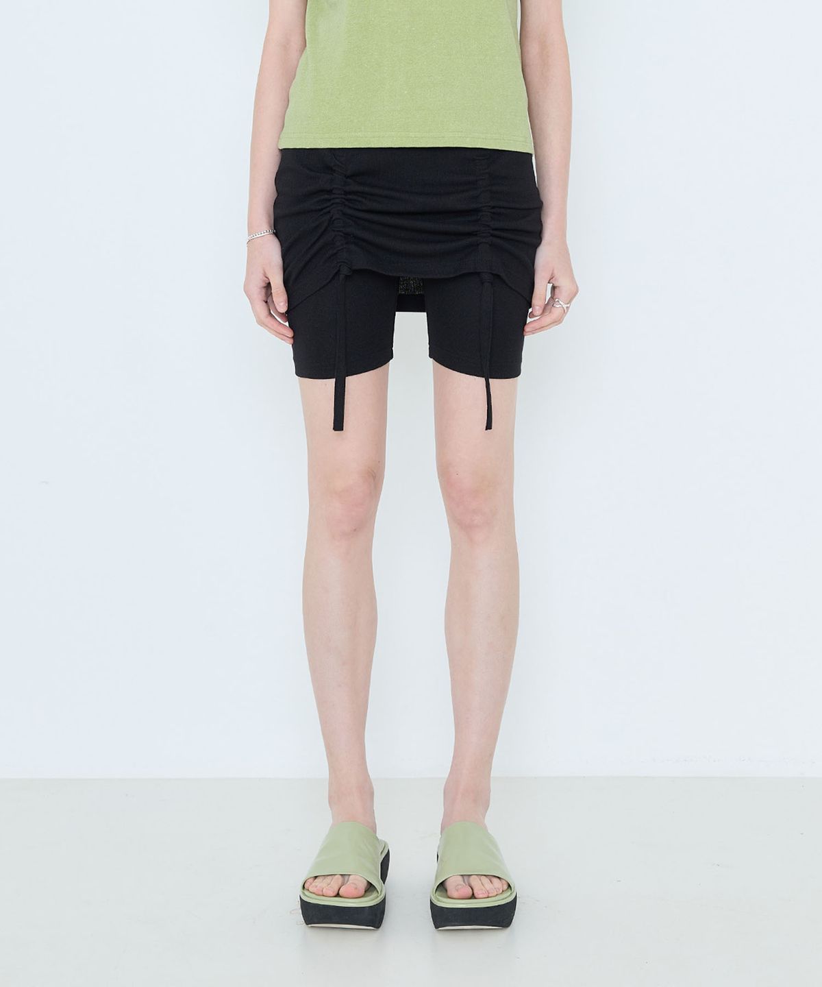 라티젠(LARTIGENT) L4 ANGEL SKIRT PANTS(BLACK)