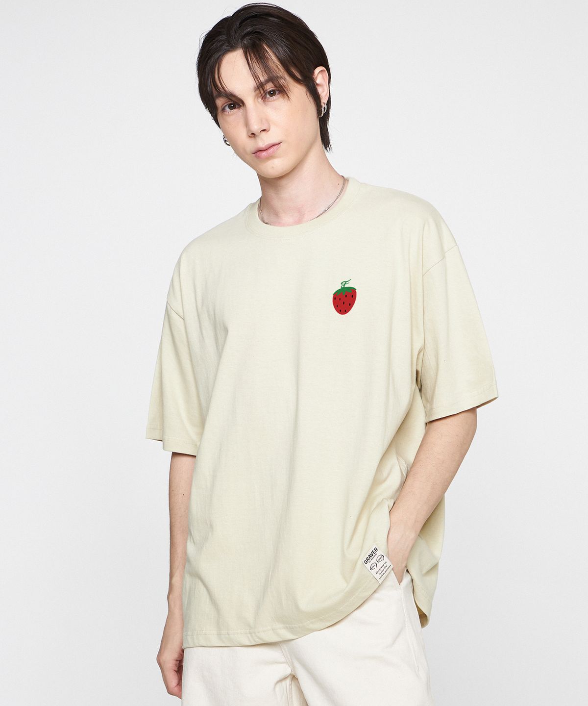 그레이버(GRAVER) [UNISEX]스몰 스트로베리 로고 반팔티_샌드베이지