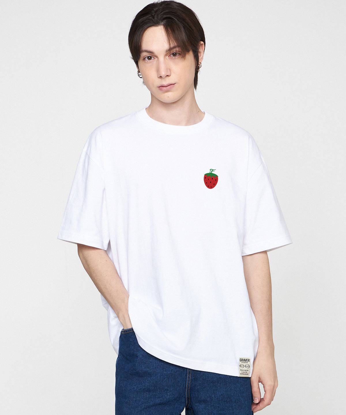 그레이버(GRAVER) [UNISEX]스몰 스트로베리 로고 반팔티_화이트