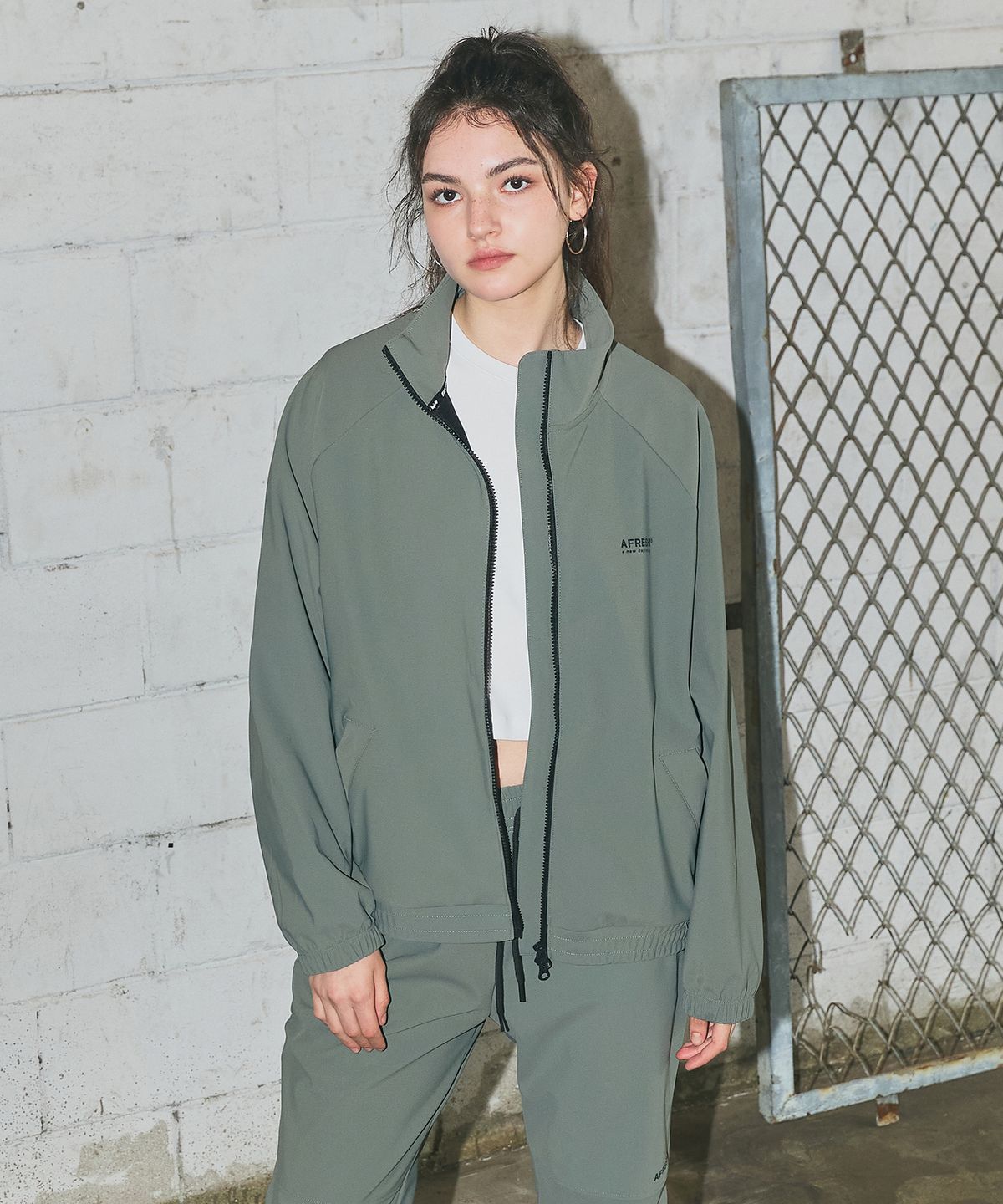 어프레쉬(AFRESH) 에어히트 투웨이 워머 자켓_카키