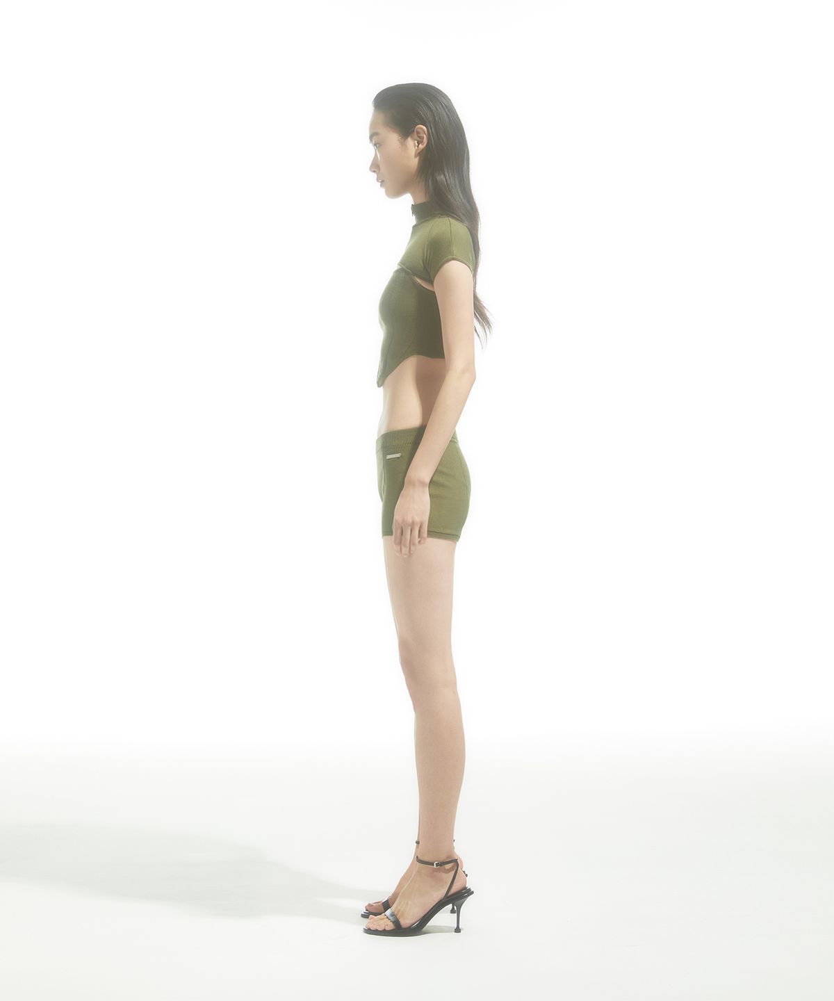 드레(DRAE) CORSET SEAMLESS KNIT TOP_KHAKI