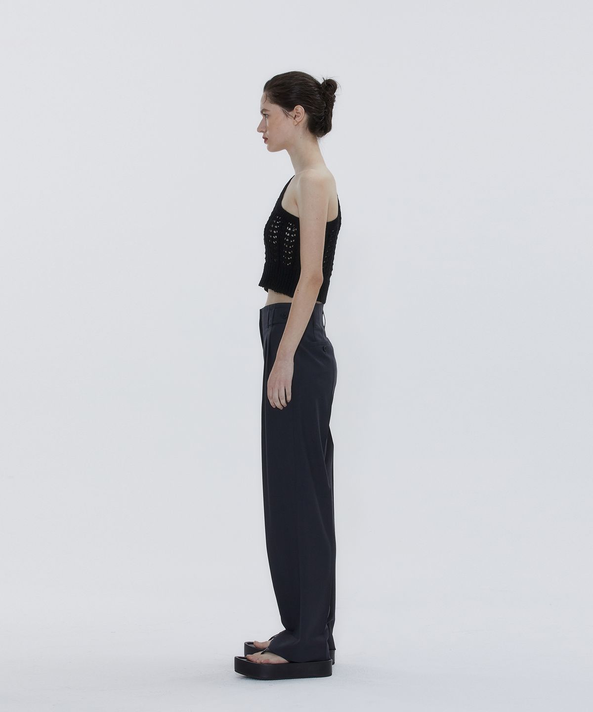 드레(DRAE) CROCHET ONE-SHOULDER TANK TOP_BLACK