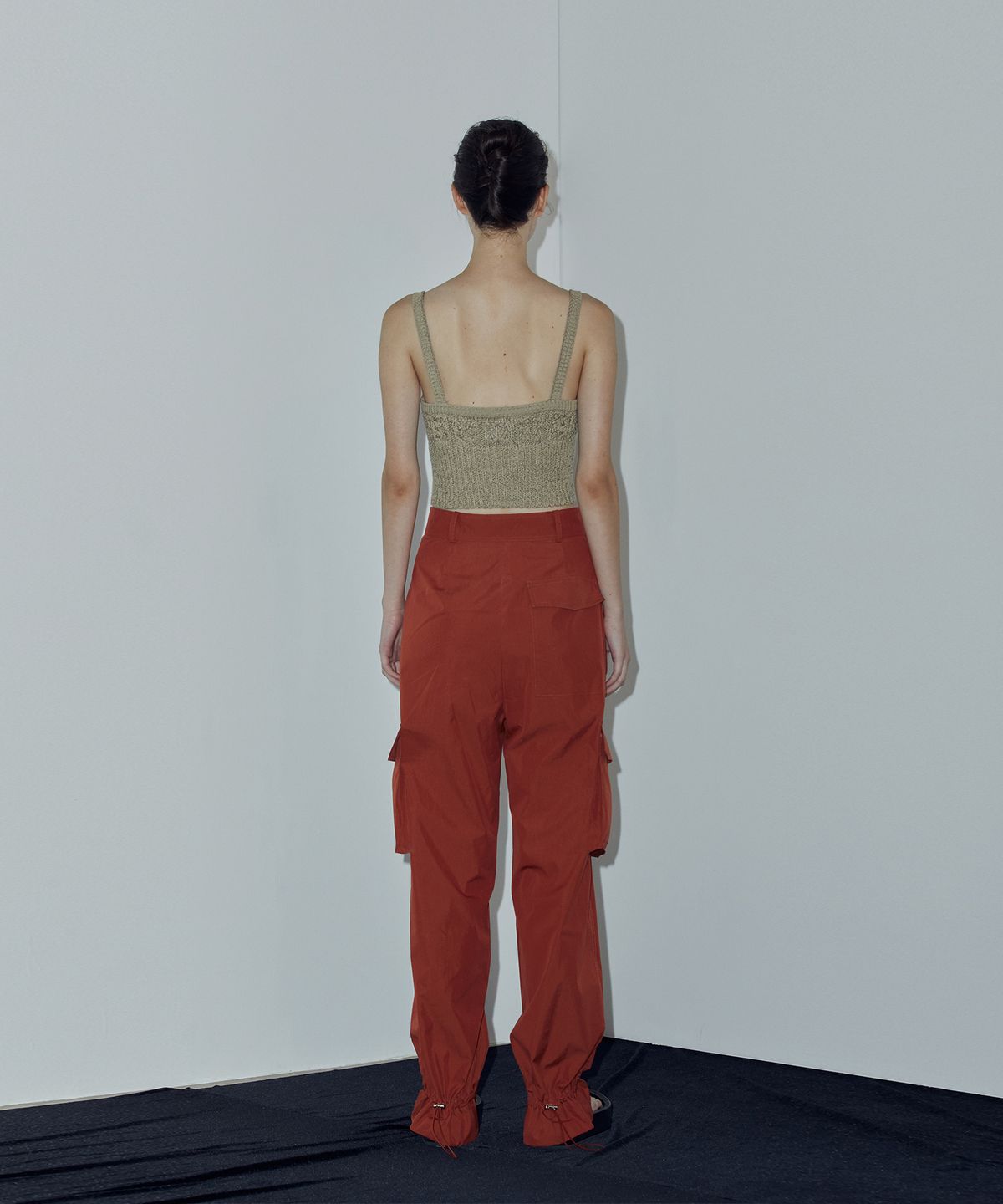 드레(DRAE) CROCHET CROPPED TANK TOP_BEIGE