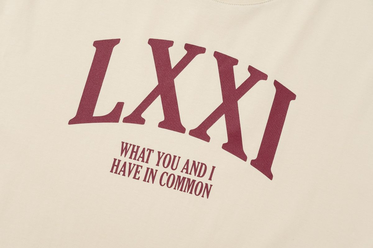 르씨(LXXI) ARCH LOGO T-SHIRT [CREAM BEIGE]