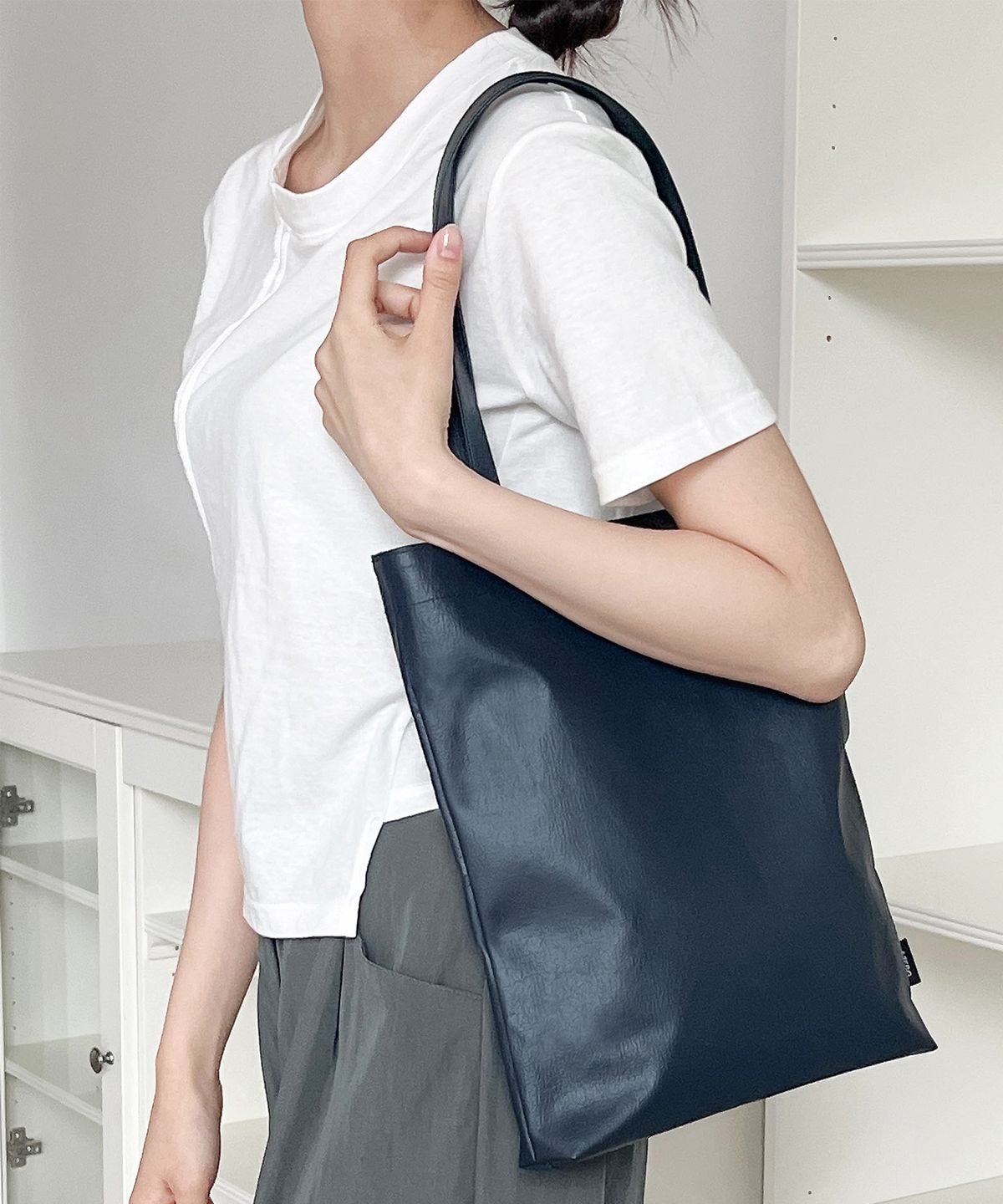 에이제로(AZERO) Shoulder Book Bag (Navy)