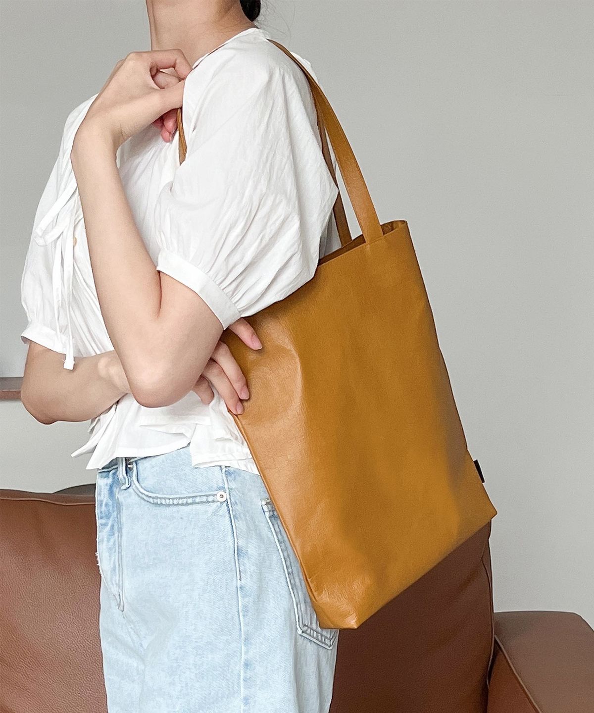에이제로(AZERO) Shoulder Book Bag (Camel)