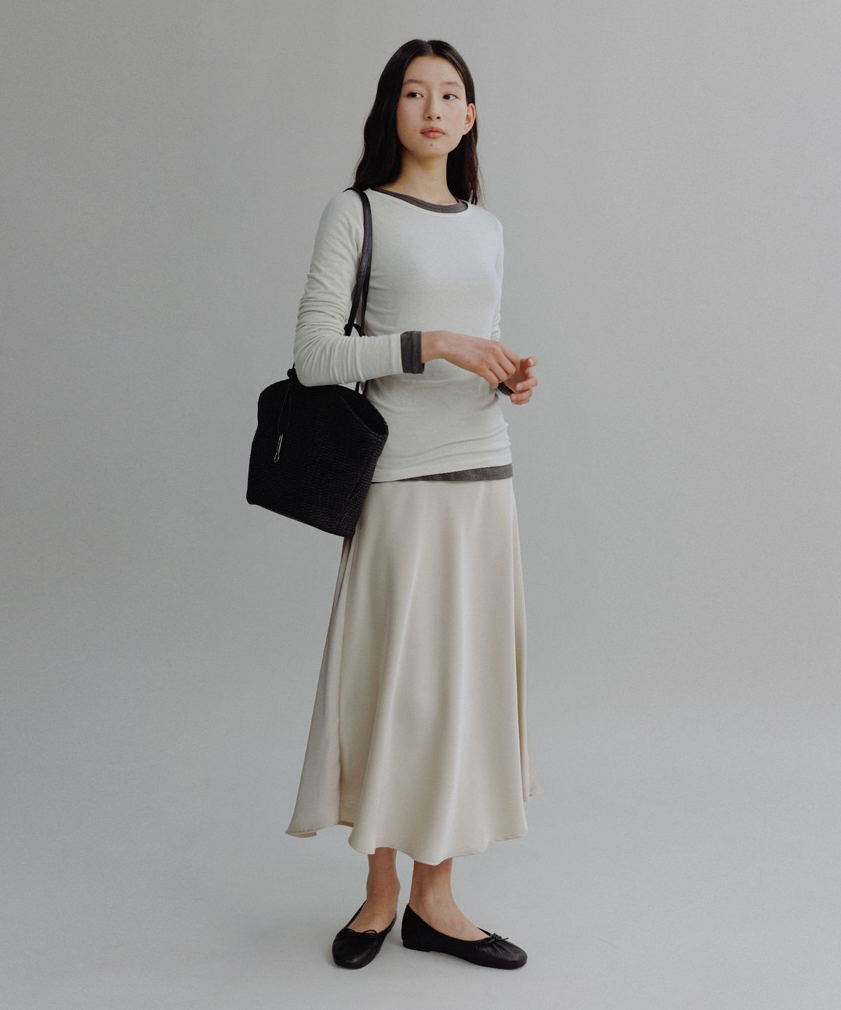 망고매니플리즈(MANGO MANY PLEASE) SHELL SATIN SKIRT (2colors)