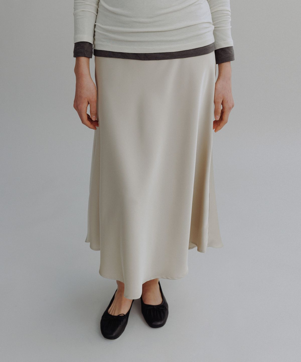 망고매니플리즈(MANGO MANY PLEASE) SHELL SATIN SKIRT (2colors)