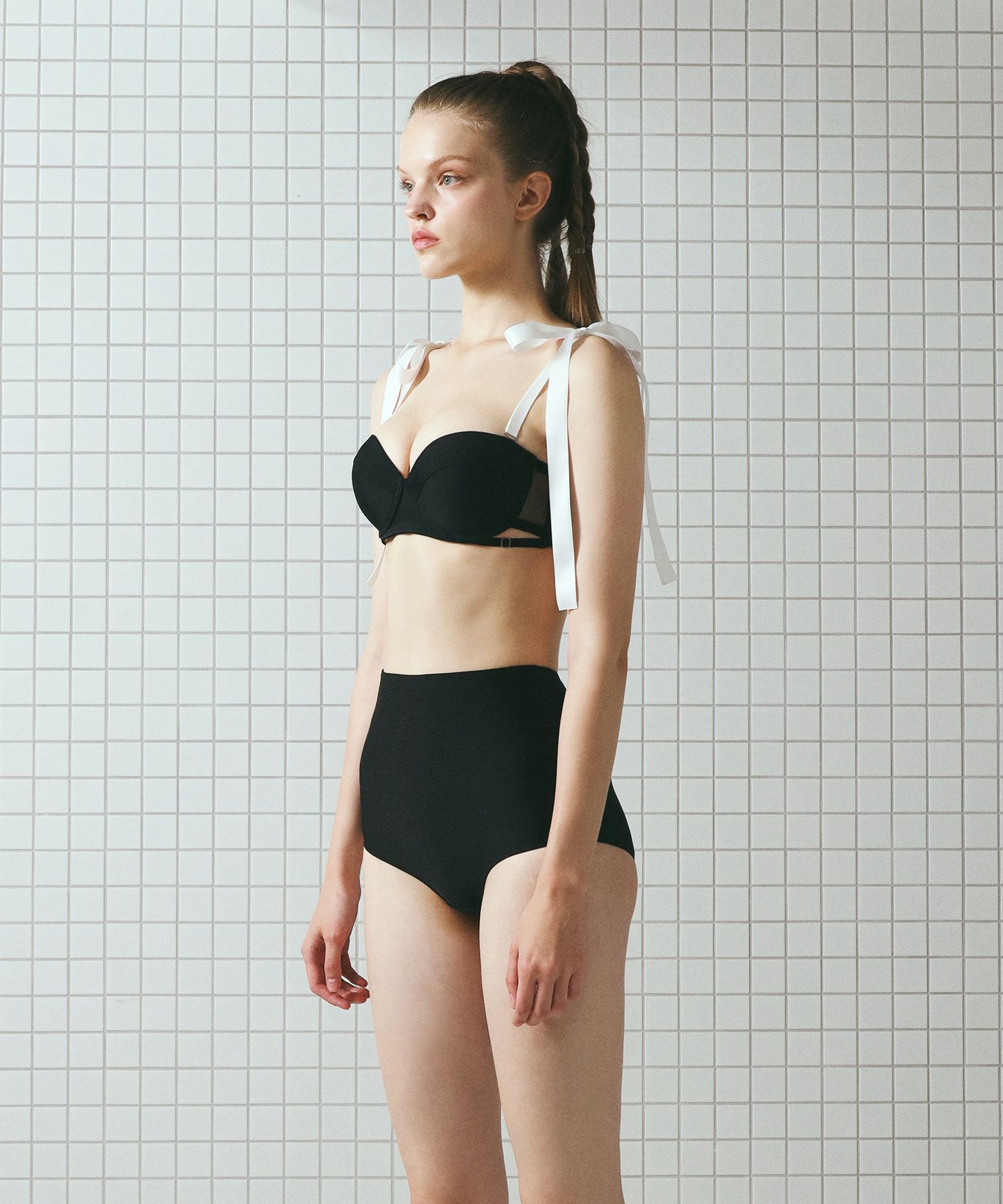 MUSINSA | VINAJ Bold Shoulder Ribbon Half Cup Bikini Bra (Black)