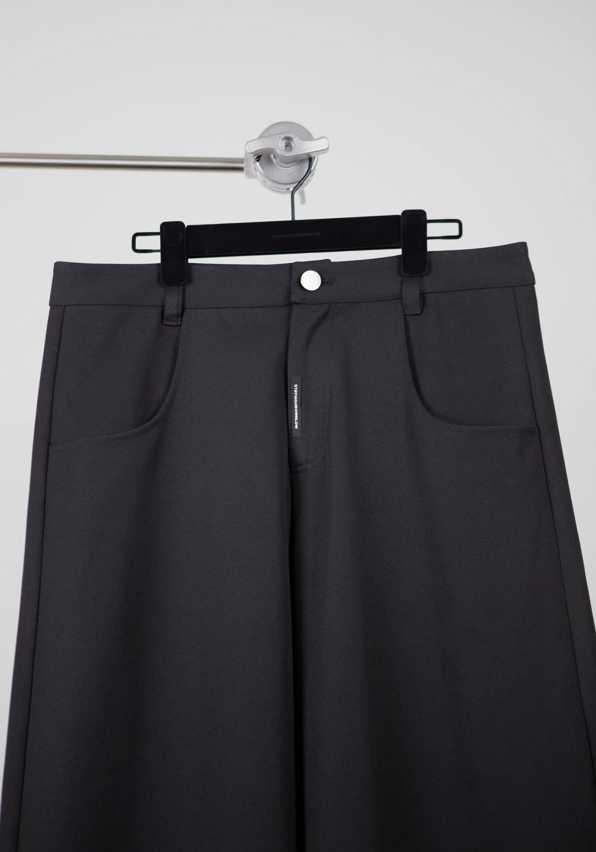 고저(GOZER) TWILL OVERSIZE PANTS