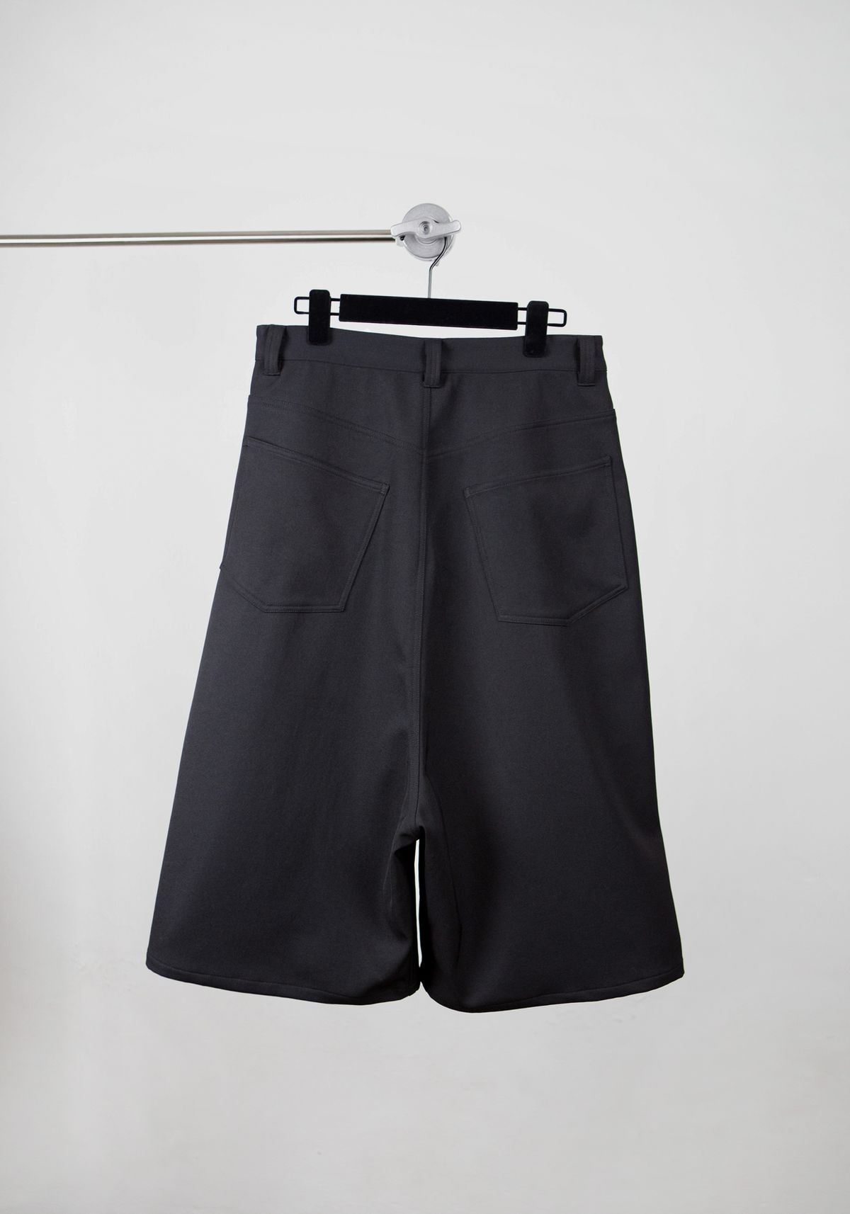 고저(GOZER) TWILL BERMUDA PANTS