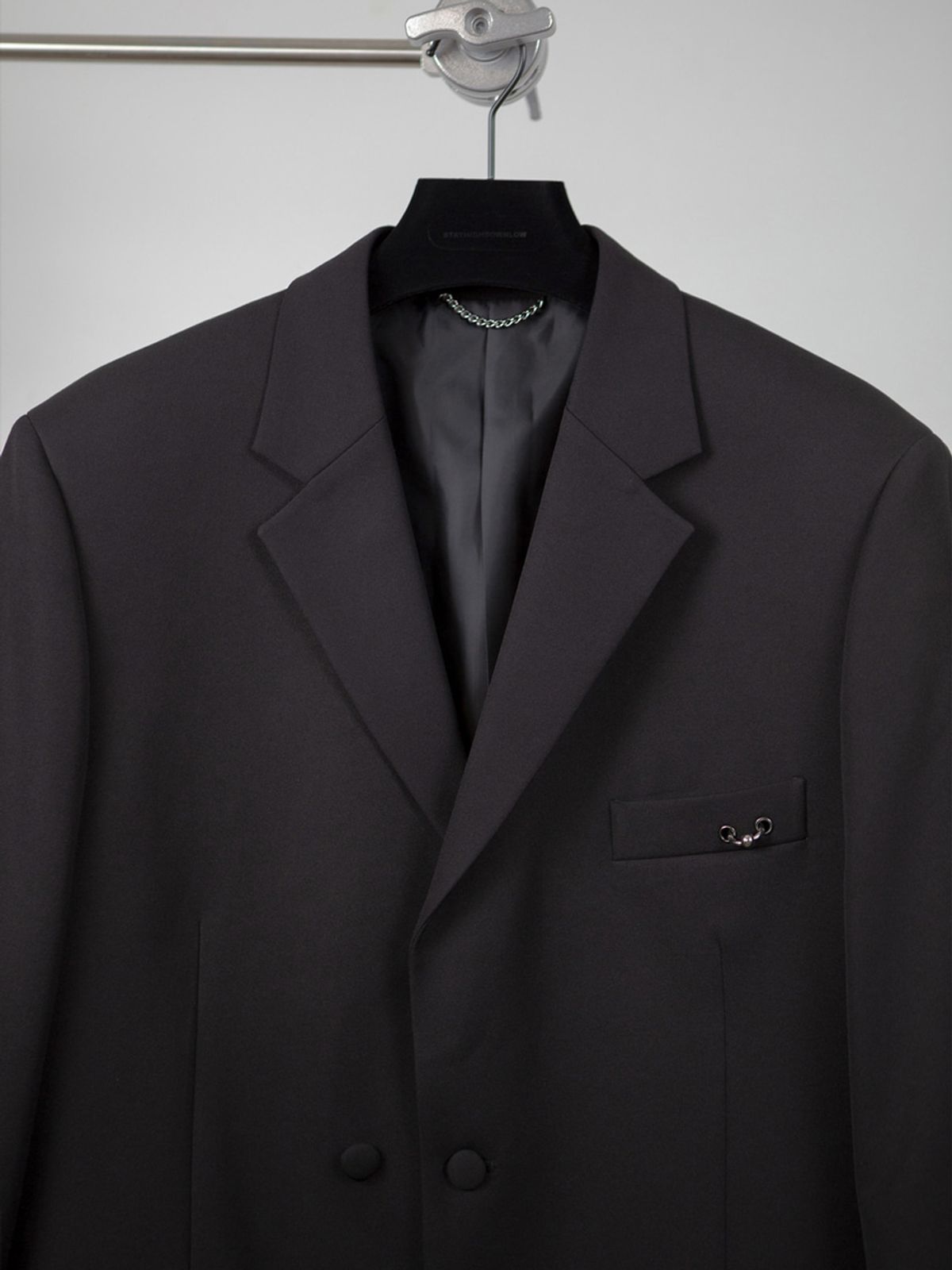 고저(GOZER) PIERCED OVERSIZE JACKET