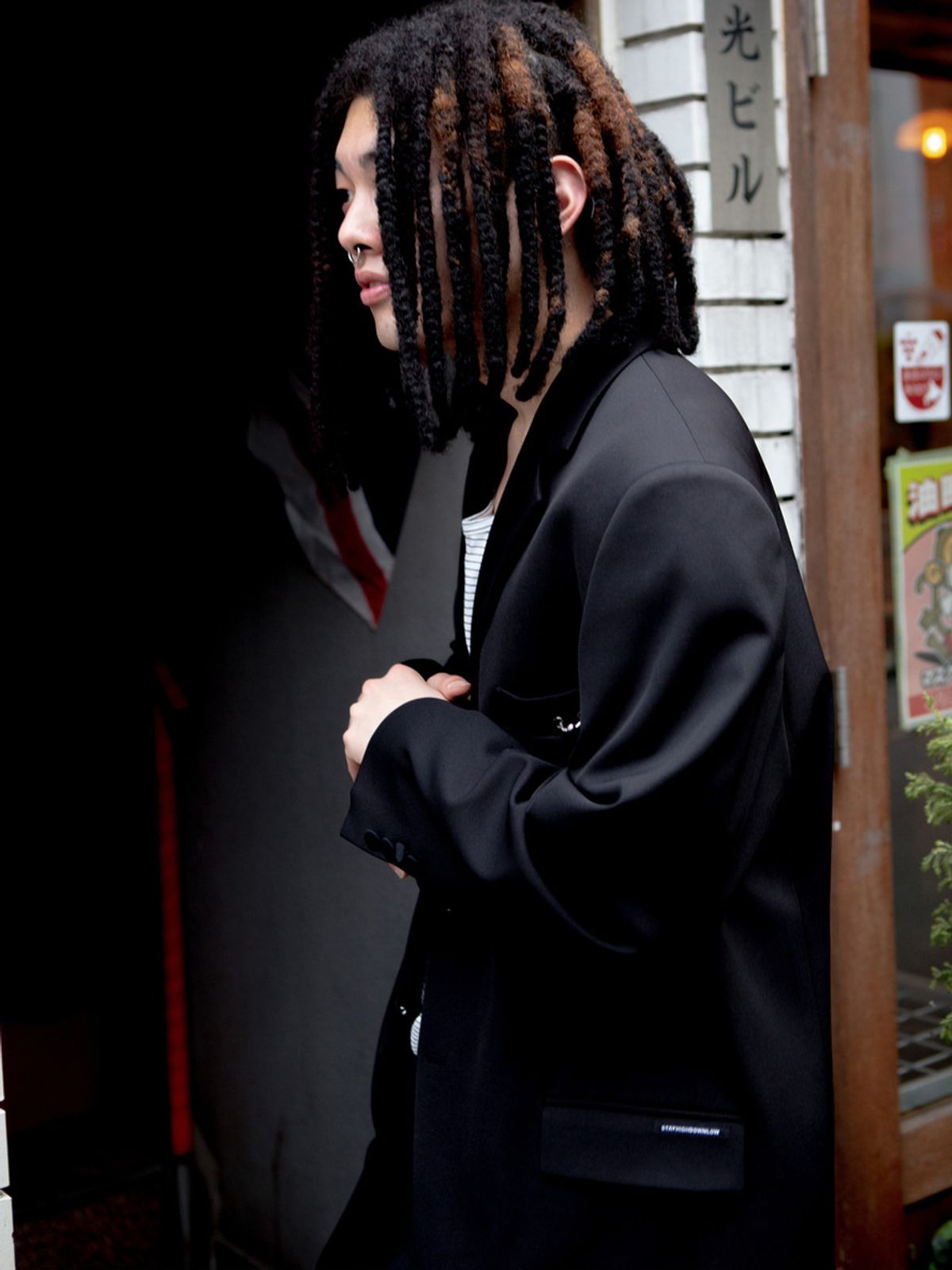 고저(GOZER) PIERCED OVERSIZE JACKET