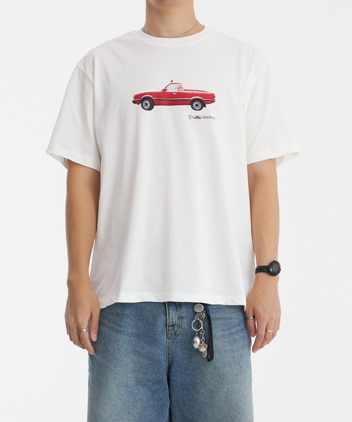 1011갤러리(1011 GALLERY) Gallery Red Car T-shirt_White