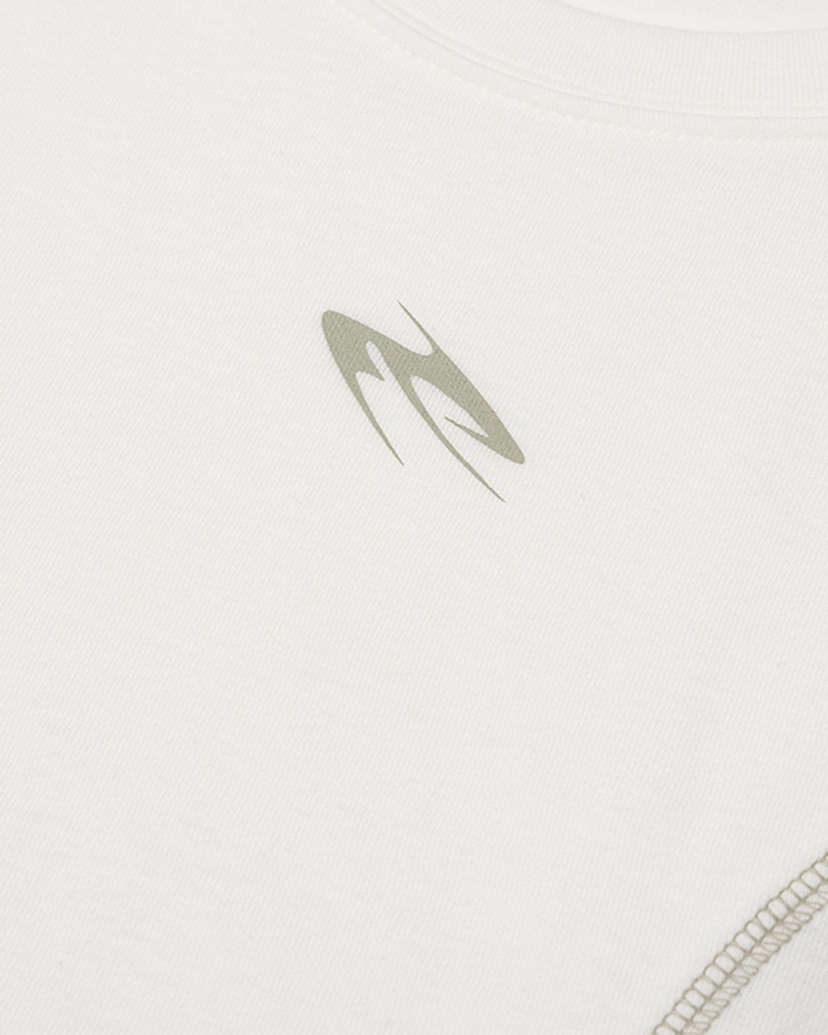 모아(MOAA) 니들워크 크롭 숏 슬리브 (WHITE)