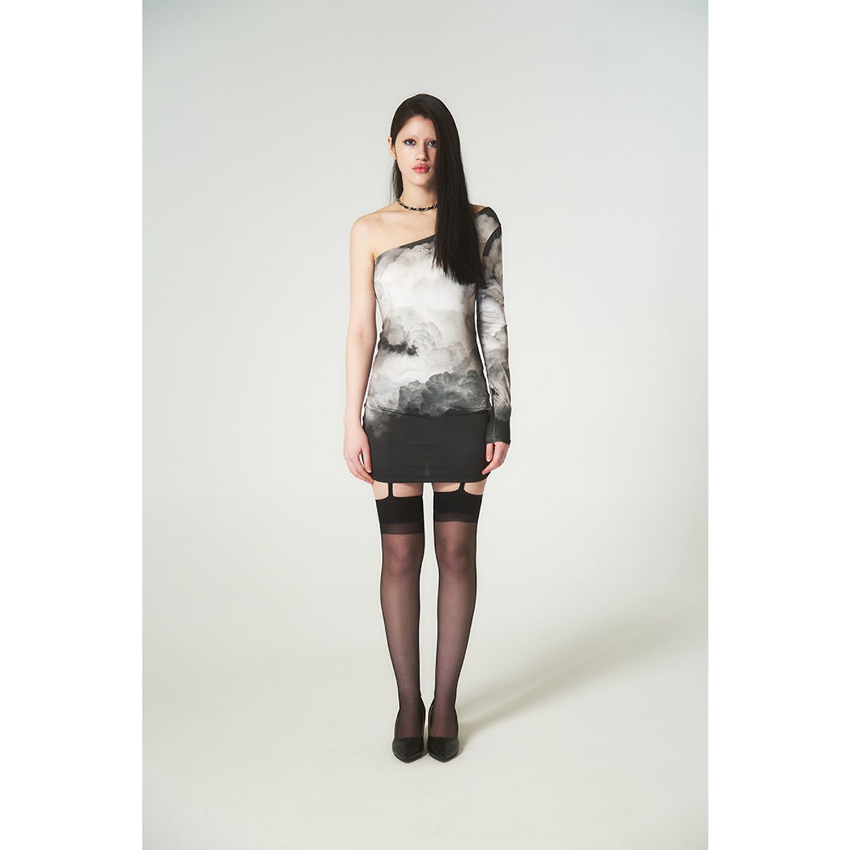 하투(HATU) ONE SHOULDER CLOUD DRESS BLACK