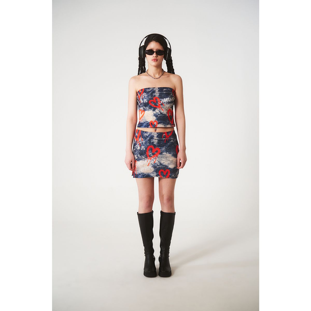 하투(HATU) HEART DENIM PRINTING TOP NAVY