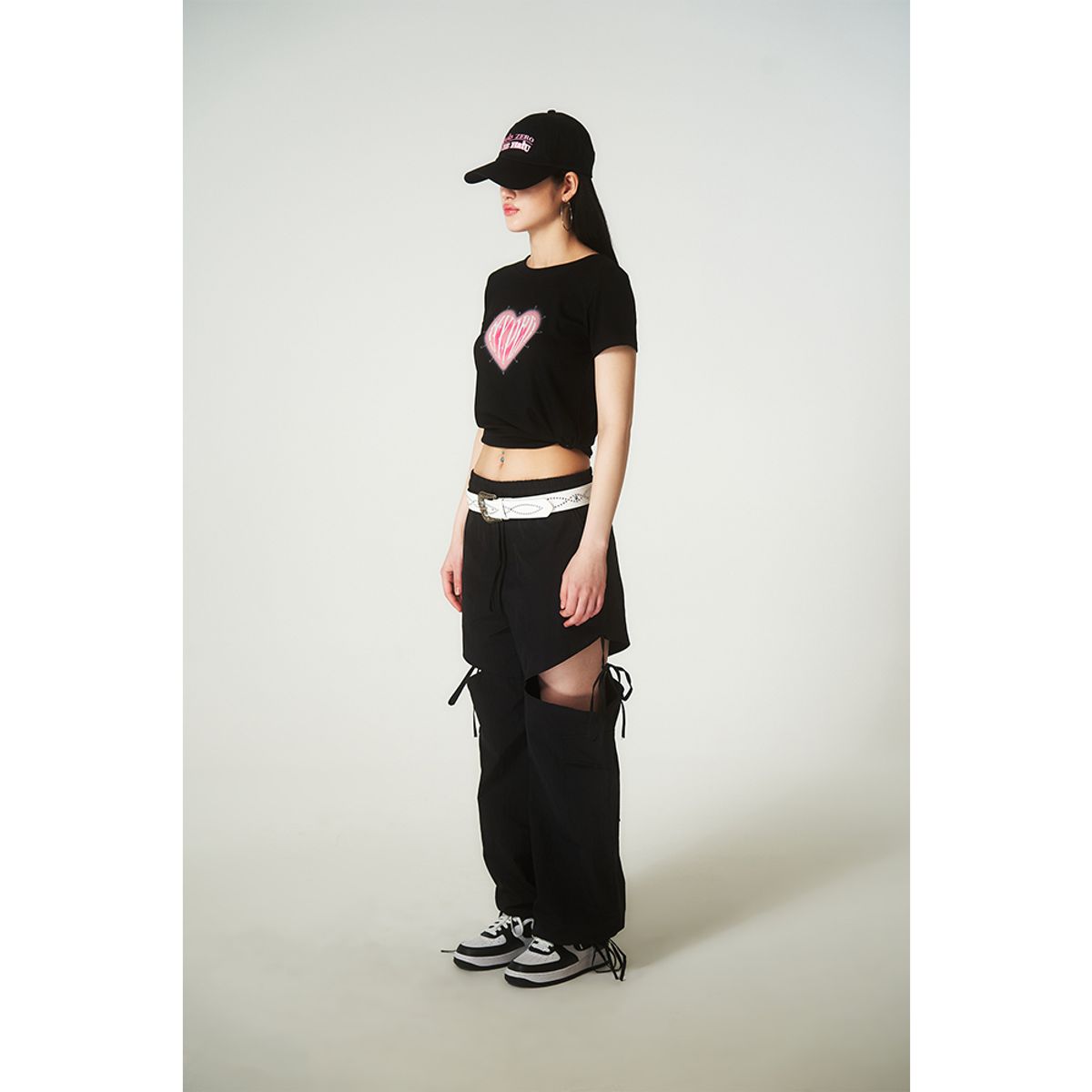 하투(HATU) HYPED HEART TEE BLACK